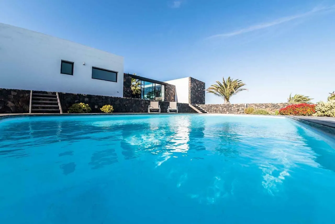 Pisa Fuerte: Villa Con Piscina A Los Pies Del Volcan De 라하레스 0*,  스페인